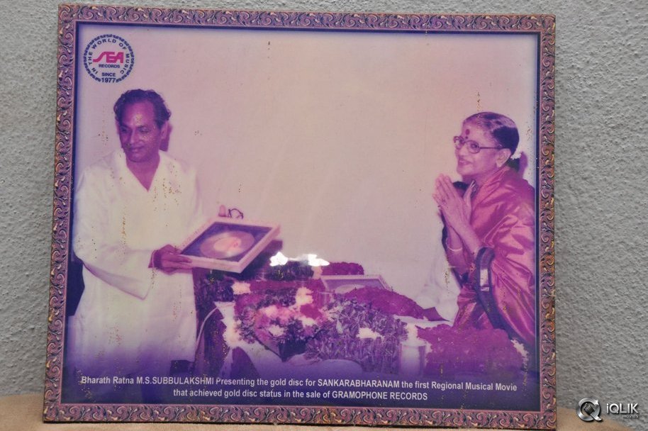 Celebrities-Pay-Homage-To-Edida-Nageswara-Rao